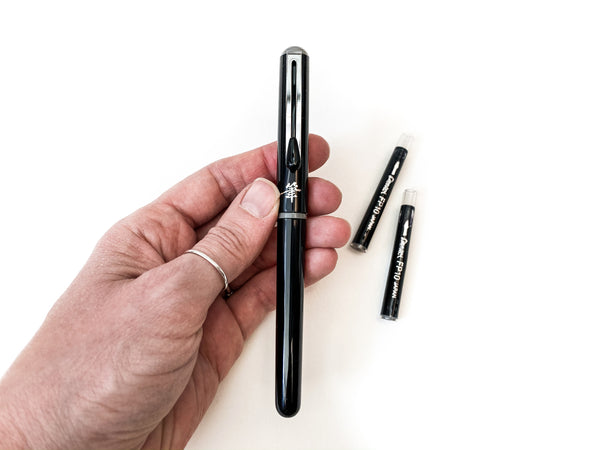 Brush Pen (Grey) – Greenleaf & Blueberry