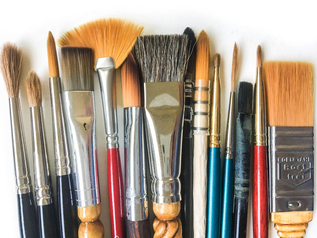 Paintbrushes for Acrylics: Beginner's Guide Explaining Shapes