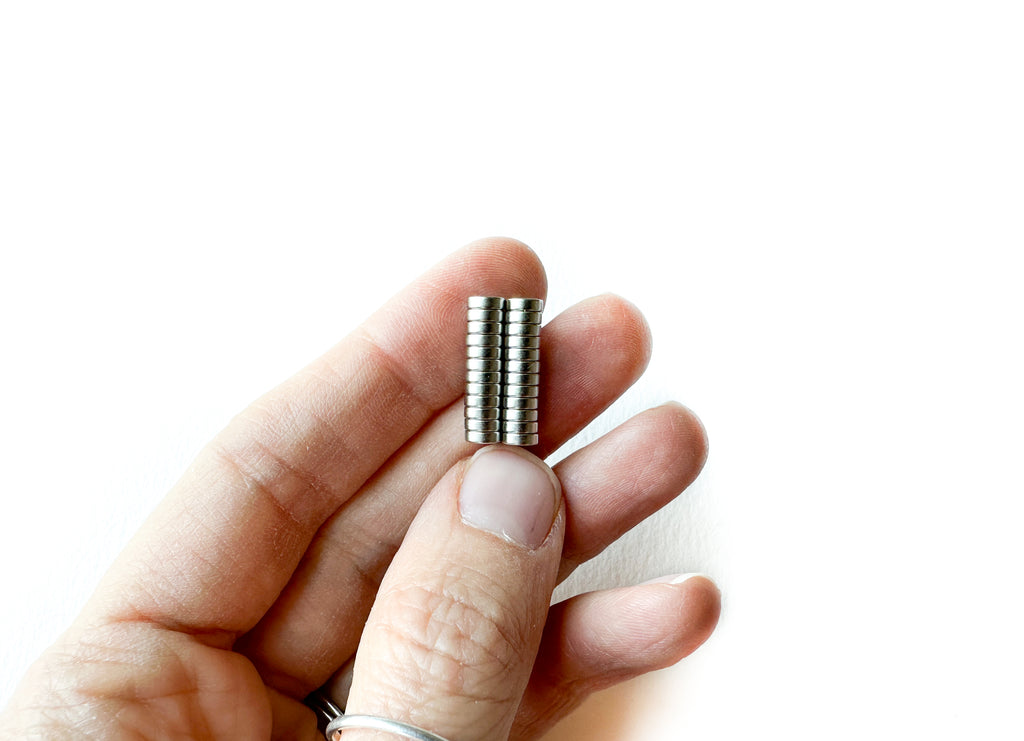 Magnets for Attaching Pans to Palettes, Various Amounts